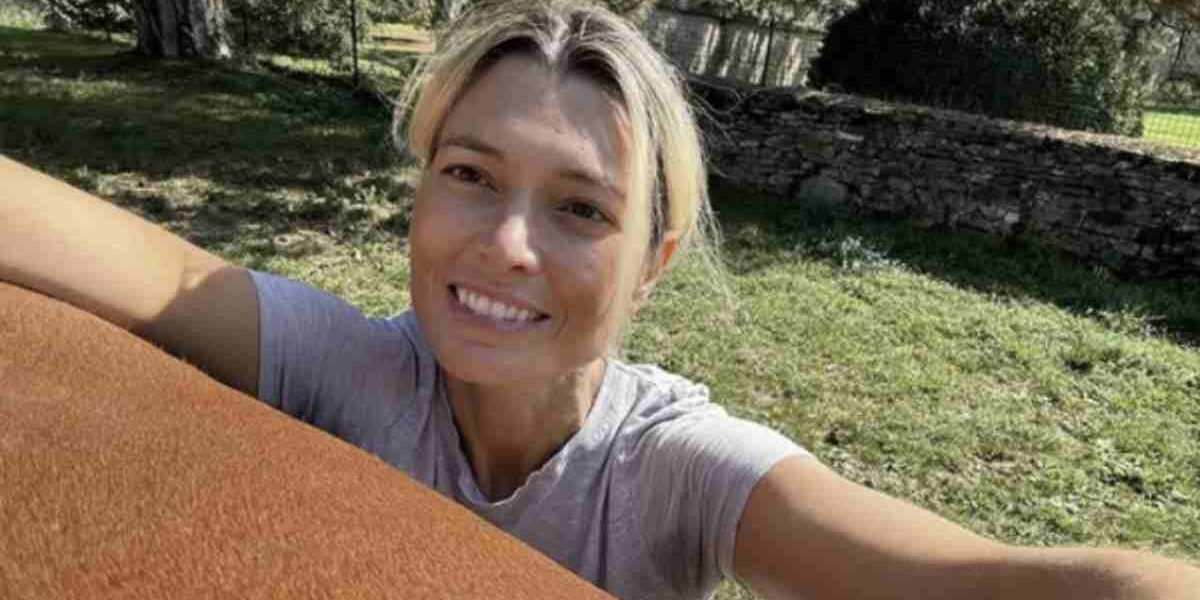 La foto ritrae la Mantovan insieme alla figlia Stella, che ha recentemente compiuto 12 anni, e ha suscitato una forte emozione tra i follower