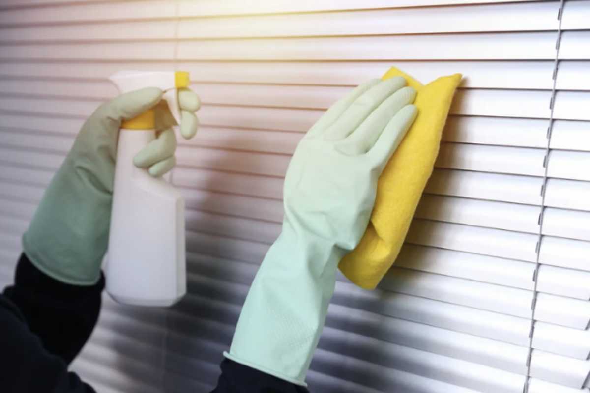 Un’alternativa efficace e sostenibile è l’uso del pulitore a vapore come il Polti Vaporetto®, che igienizza le superfici eliminando fino al 99,99% di virus